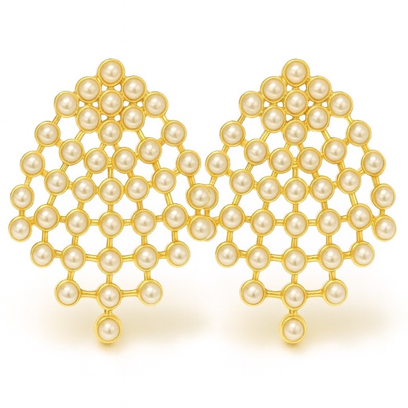 Anthropologie Jewelry - ⚜️ Elegant Gold and Pearl Earrings